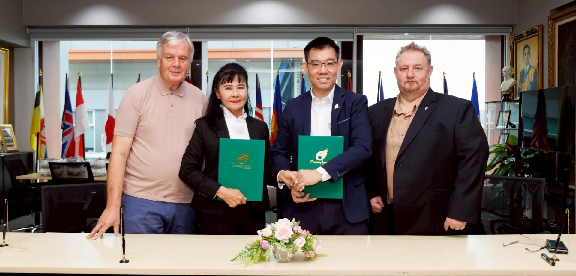 Associés chez Elder Blossom Hua Hin