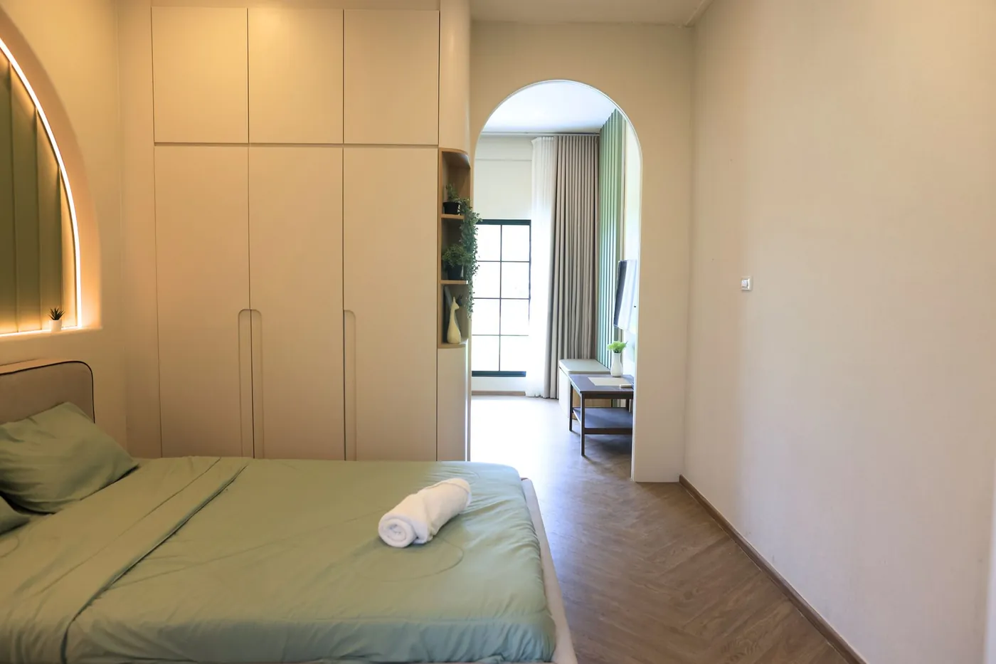 Schlafzimmer und Ankleidebereich im Standardzimmer