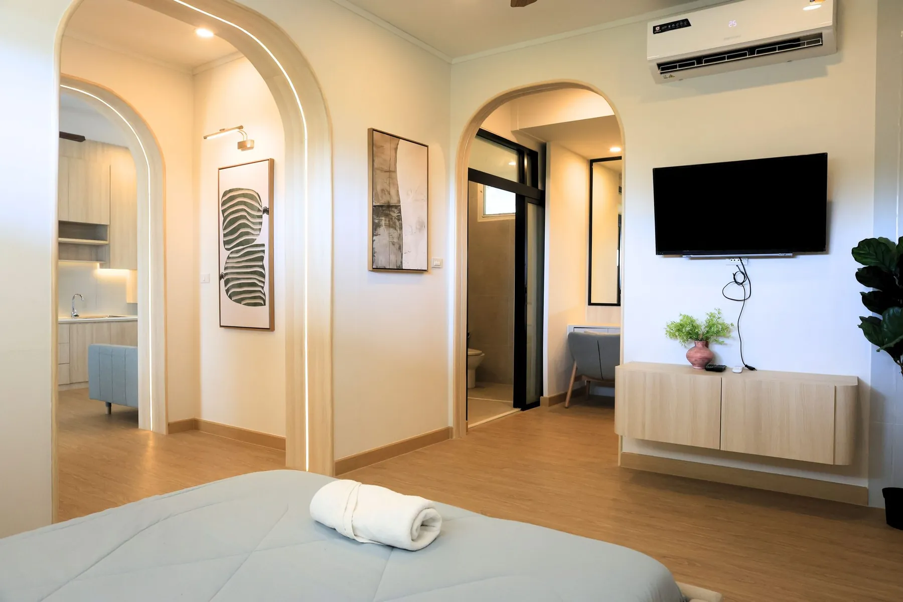Innenansicht der Suite im Elder Blossom Hua Hin